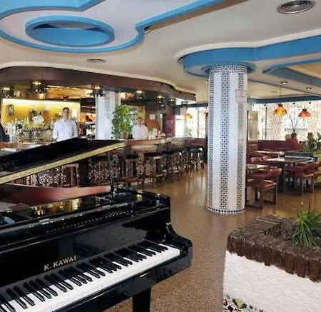 Apartahotel Bajondillo